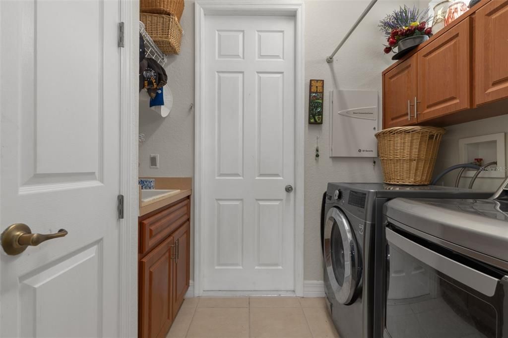 For Sale: $339,000 (3 beds, 2 baths, 2191 Square Feet)