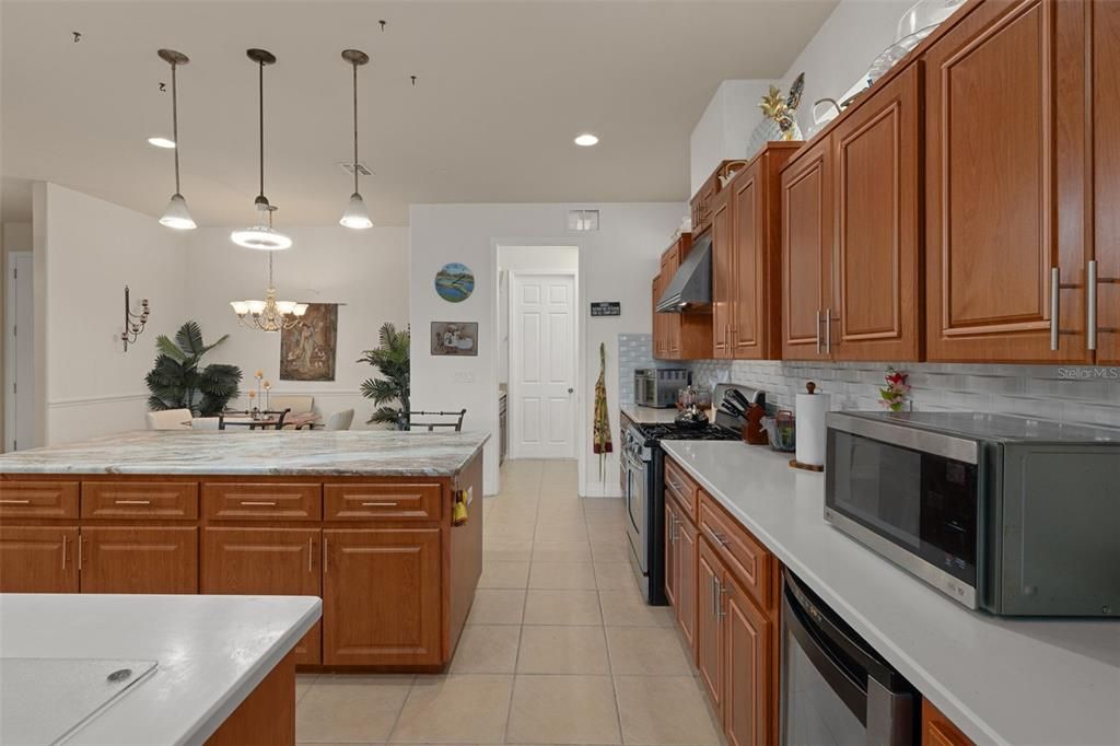For Sale: $339,000 (3 beds, 2 baths, 2191 Square Feet)