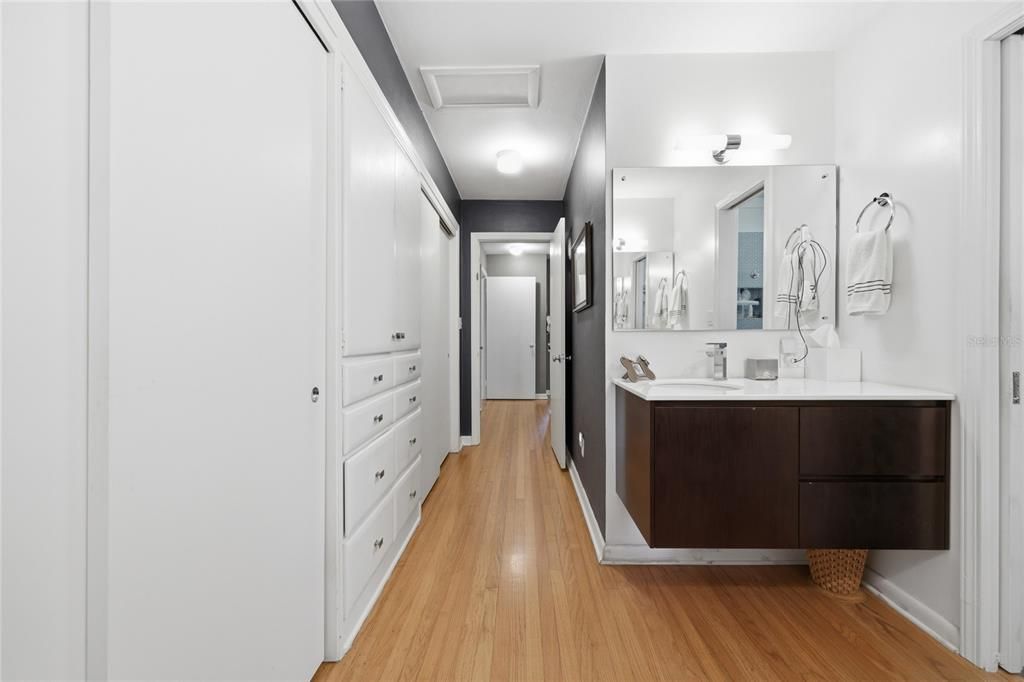 En Venta: $850,000 (4 camas, 3 baños, 2536 Pies cuadrados)