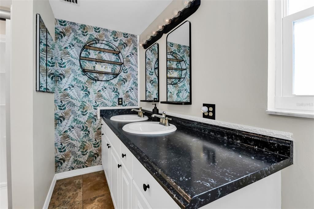 For Sale: $389,000 (3 beds, 2 baths, 1803 Square Feet)
