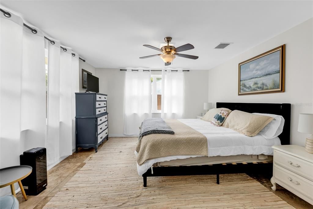 For Sale: $389,000 (3 beds, 2 baths, 1803 Square Feet)
