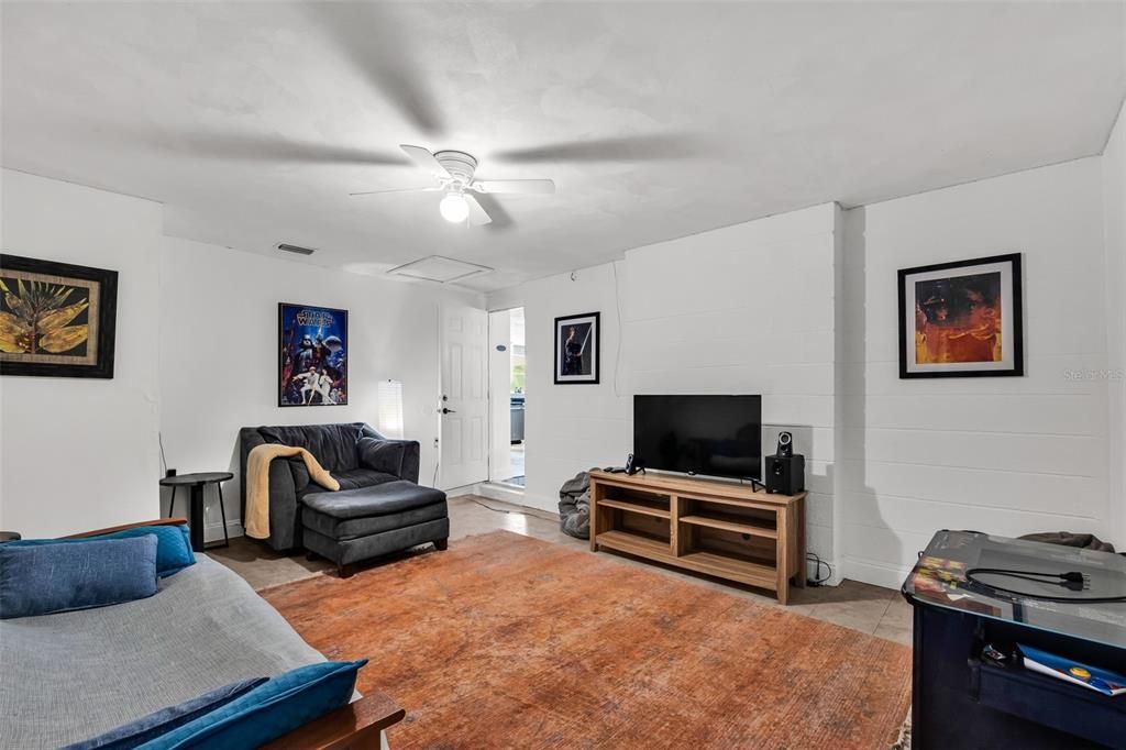 For Sale: $389,000 (3 beds, 2 baths, 1803 Square Feet)