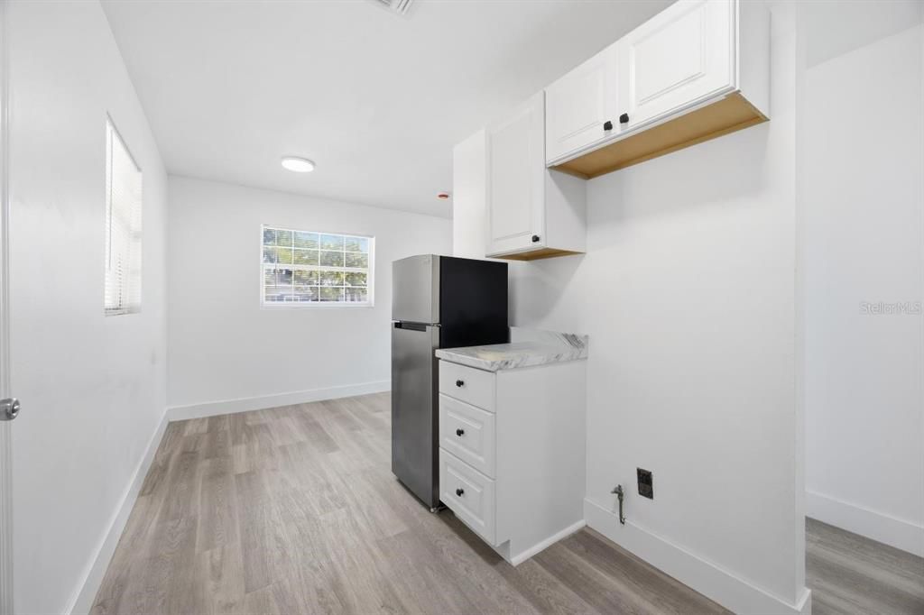 For Sale: $255,000 (3 beds, 1 baths, 814 Square Feet)