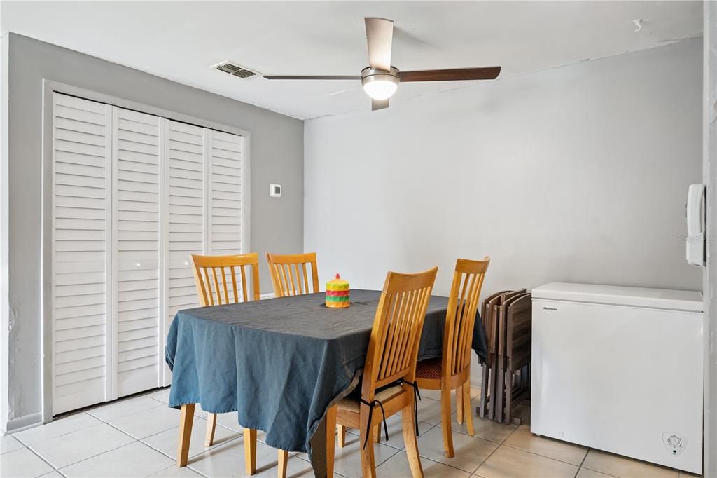 For Sale: $120,000 (2 beds, 2 baths, 1073 Square Feet)