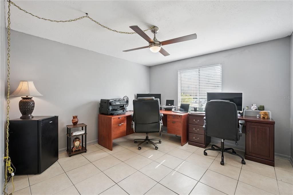 For Sale: $120,000 (2 beds, 2 baths, 1073 Square Feet)