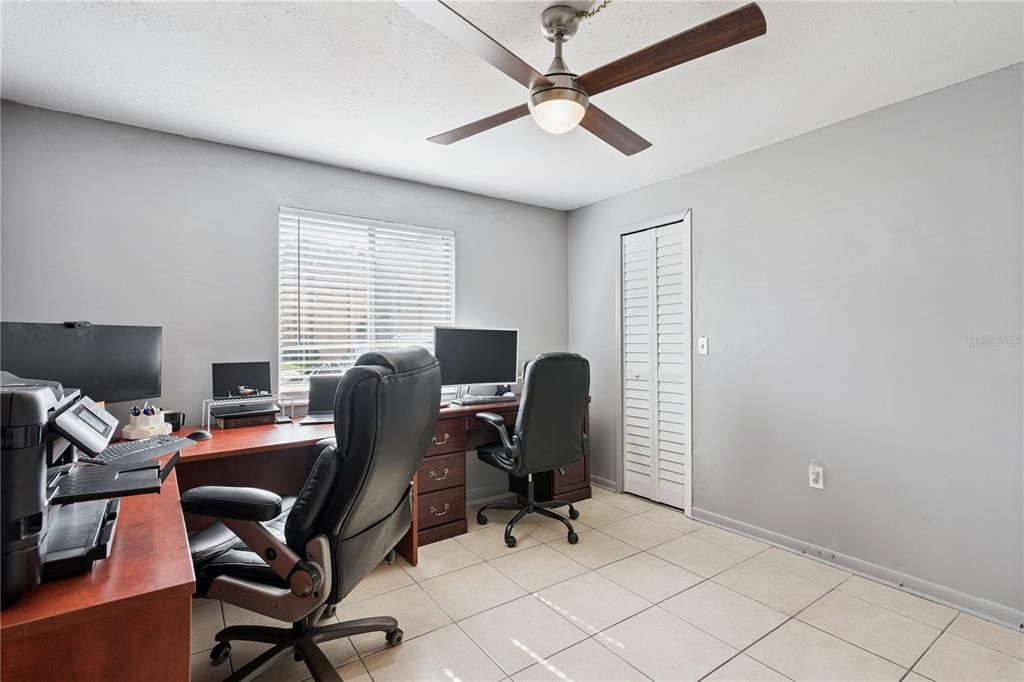 For Sale: $120,000 (2 beds, 2 baths, 1073 Square Feet)