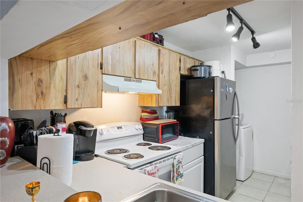 For Sale: $120,000 (2 beds, 2 baths, 1073 Square Feet)