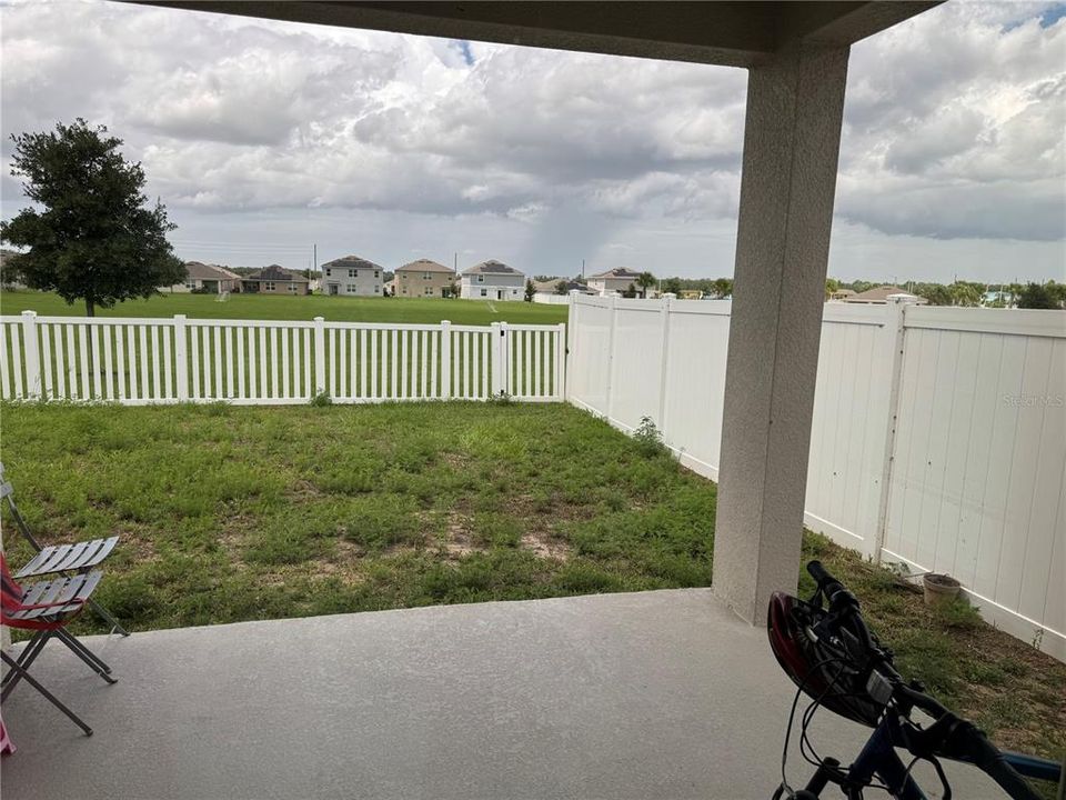 For Sale: $262,400 (4 beds, 2 baths, 1959 Square Feet)