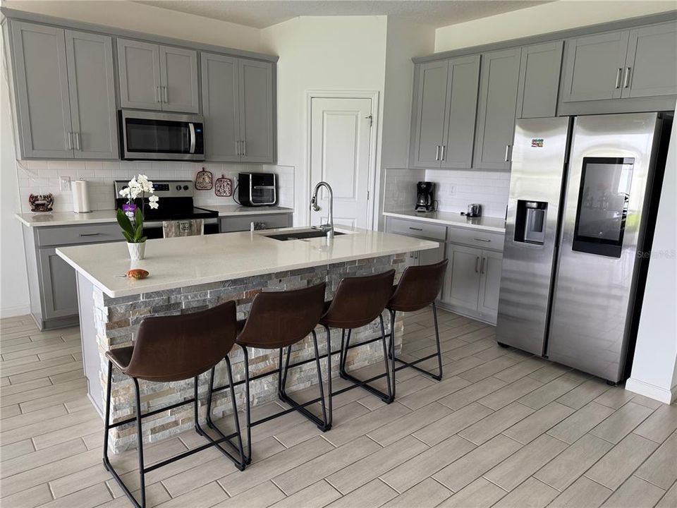 For Sale: $262,400 (4 beds, 2 baths, 1959 Square Feet)