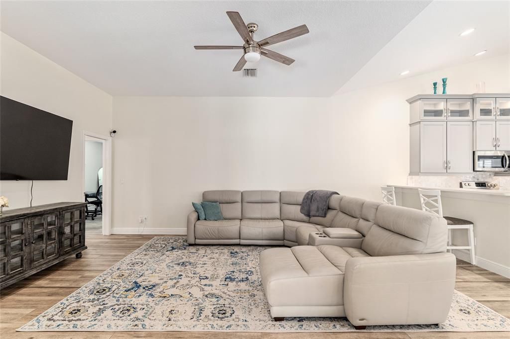 For Sale: $649,900 (4 beds, 3 baths, 2759 Square Feet)