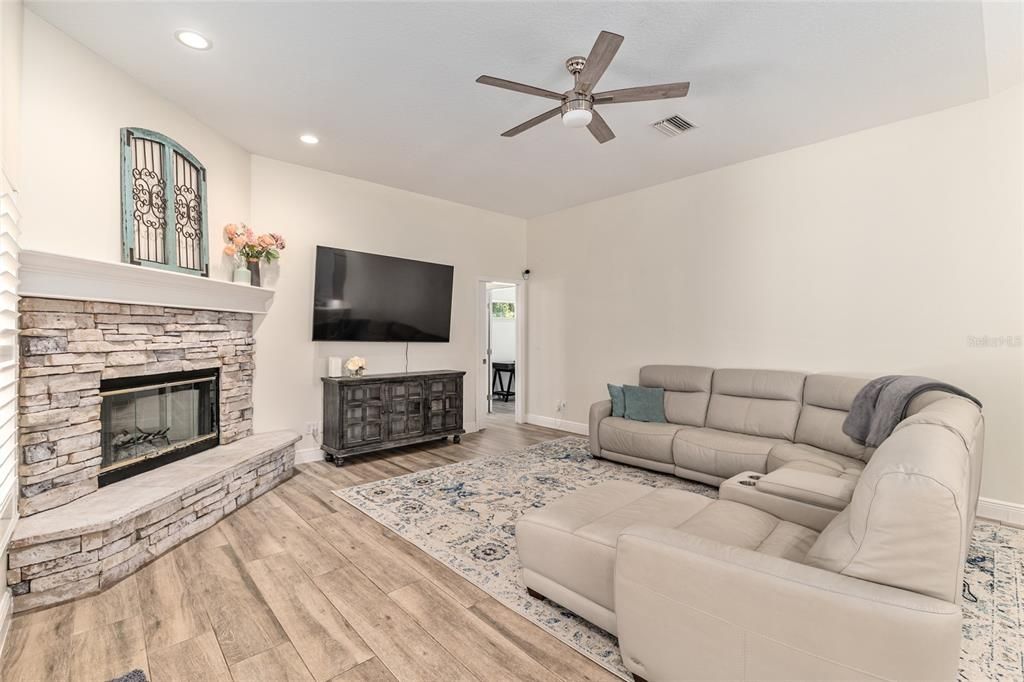 For Sale: $649,900 (4 beds, 3 baths, 2759 Square Feet)