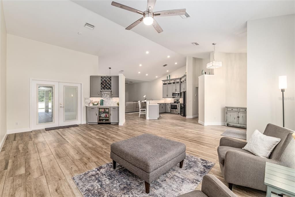 For Sale: $649,900 (4 beds, 3 baths, 2759 Square Feet)