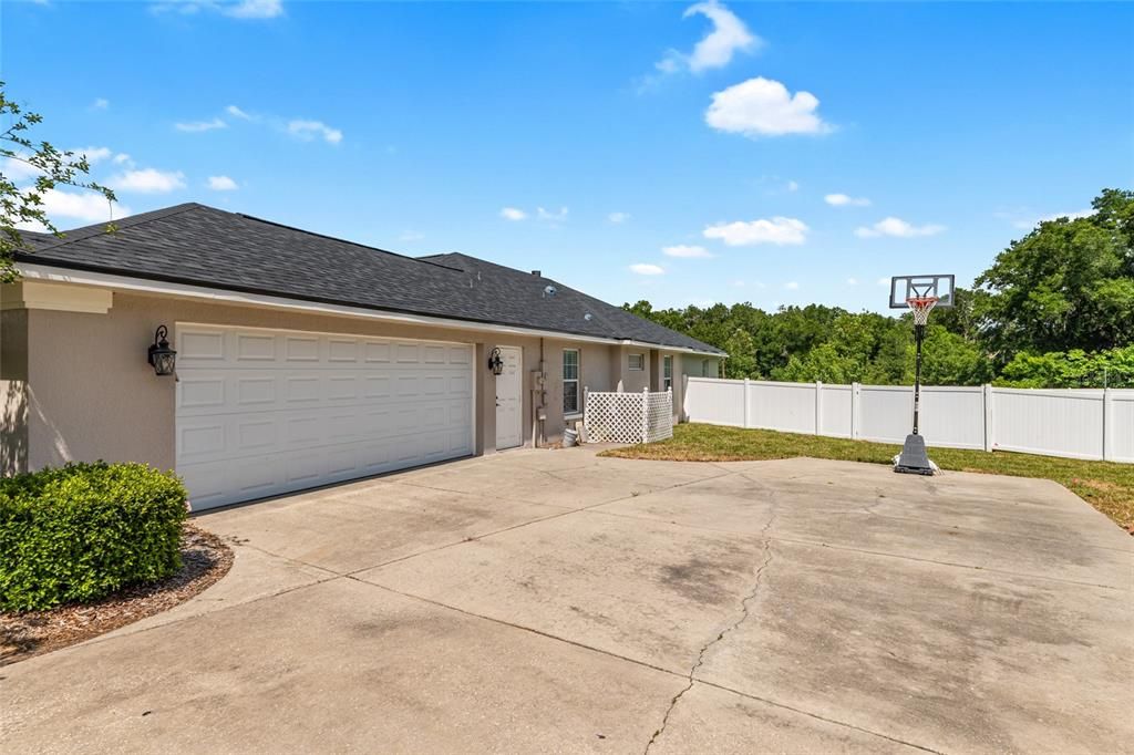 For Sale: $649,900 (4 beds, 3 baths, 2759 Square Feet)