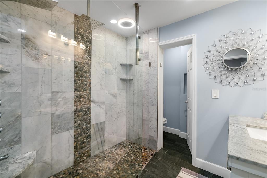 For Rent: $6,999 (7 beds, 3 baths, 5116 Square Feet)