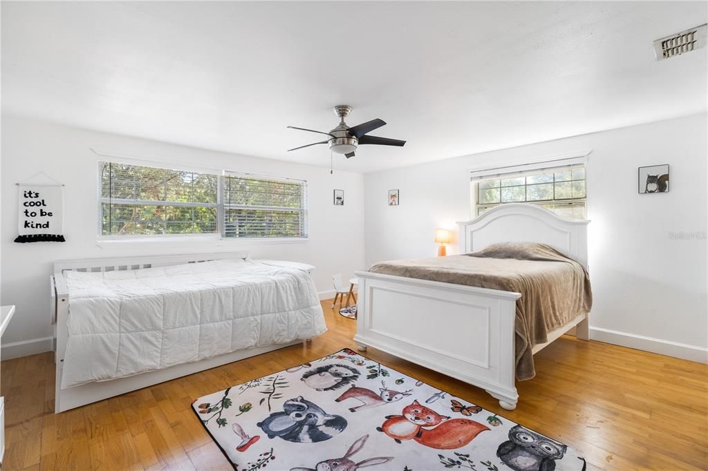 For Rent: $6,999 (7 beds, 3 baths, 5116 Square Feet)
