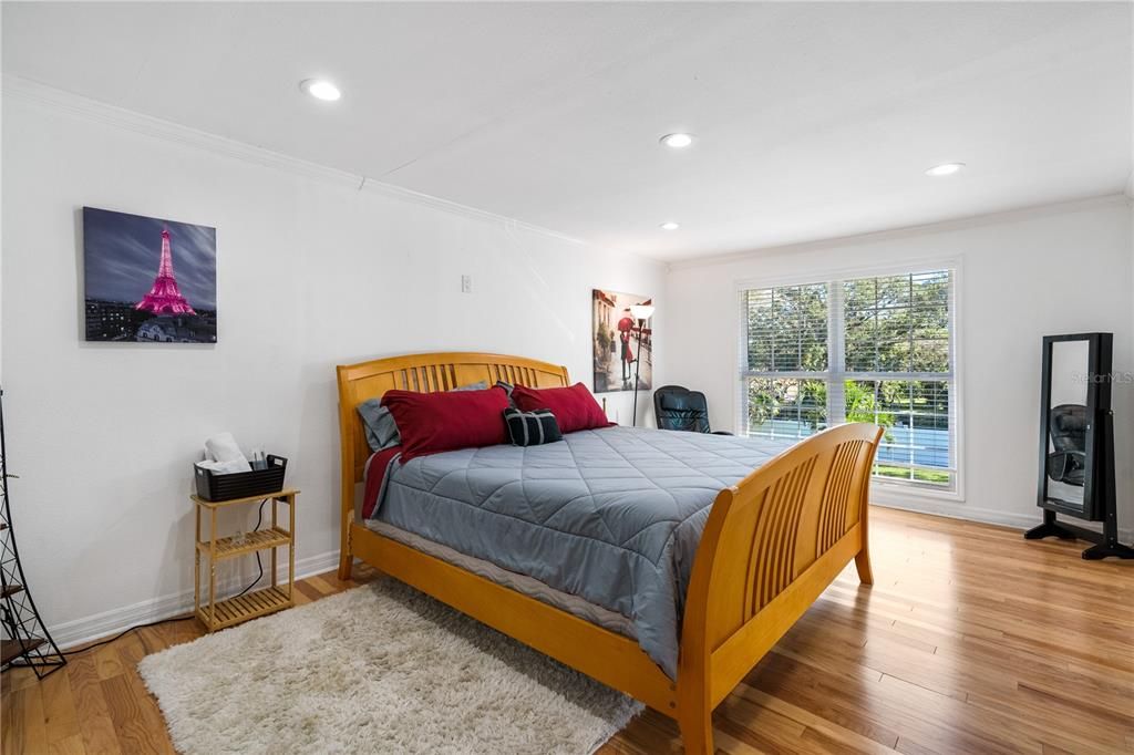 For Rent: $6,999 (7 beds, 3 baths, 5116 Square Feet)