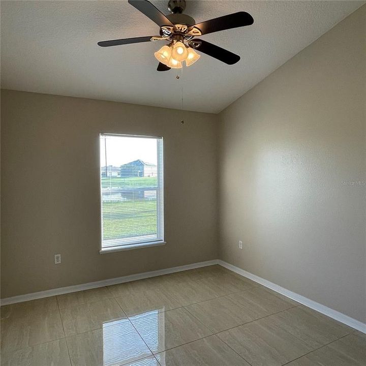 For Rent: $2,100 (4 beds, 2 baths, 2010 Square Feet)