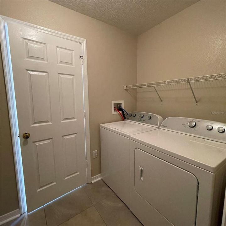 For Rent: $2,100 (4 beds, 2 baths, 2010 Square Feet)