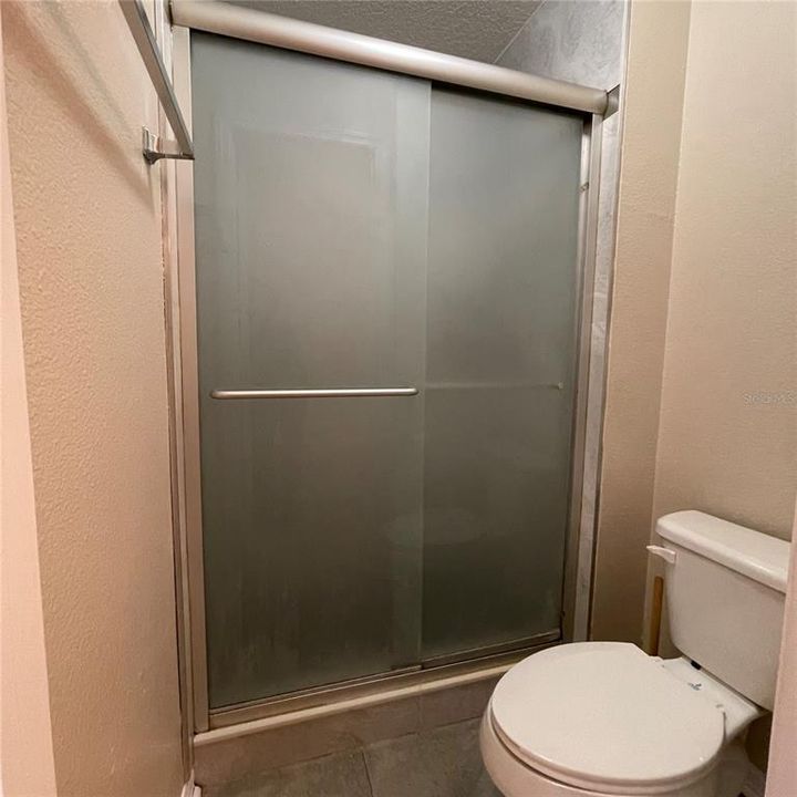 For Rent: $2,100 (4 beds, 2 baths, 2010 Square Feet)