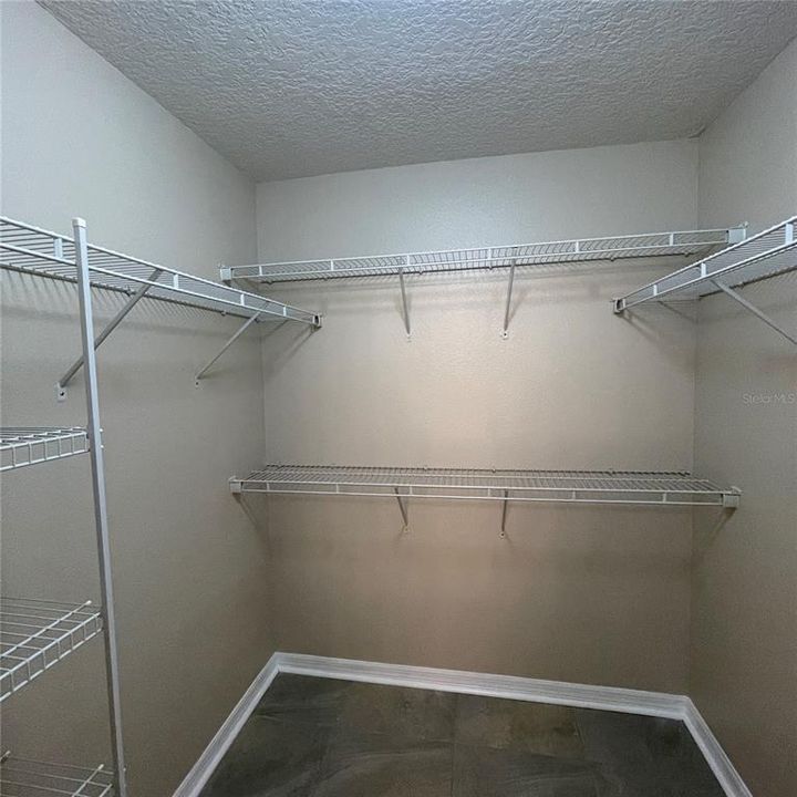 For Rent: $2,100 (4 beds, 2 baths, 2010 Square Feet)