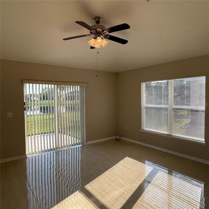 For Rent: $2,100 (4 beds, 2 baths, 2010 Square Feet)