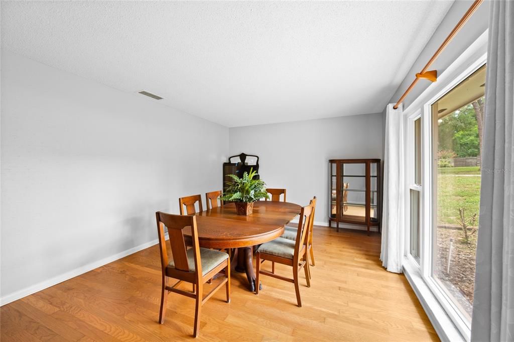 En Venta: $532,000 (4 camas, 2 baños, 2184 Pies cuadrados)