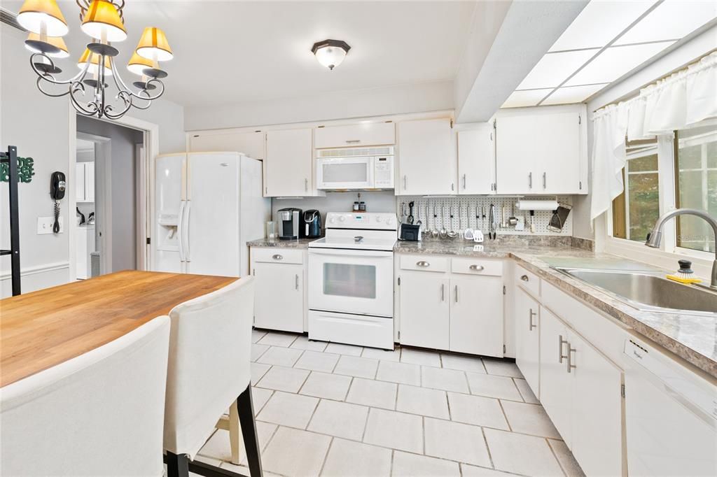 En Venta: $532,000 (4 camas, 2 baños, 2184 Pies cuadrados)