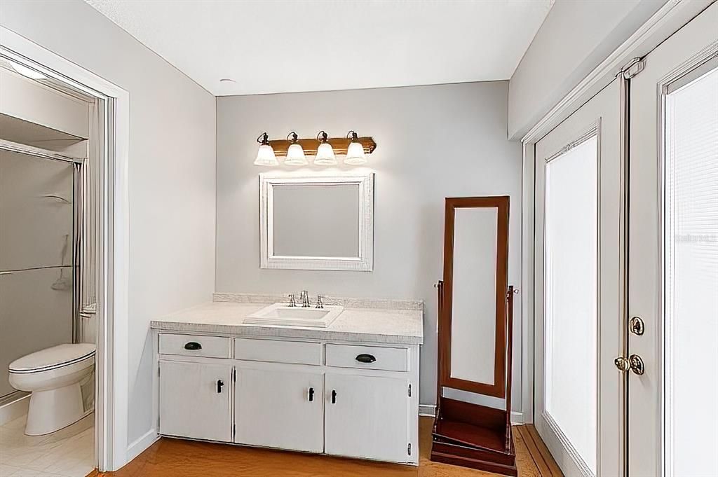 En Venta: $532,000 (4 camas, 2 baños, 2184 Pies cuadrados)