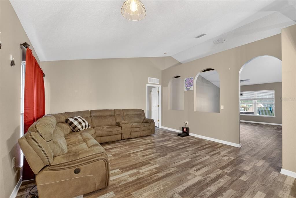 For Sale: $390,000 (4 beds, 2 baths, 2256 Square Feet)