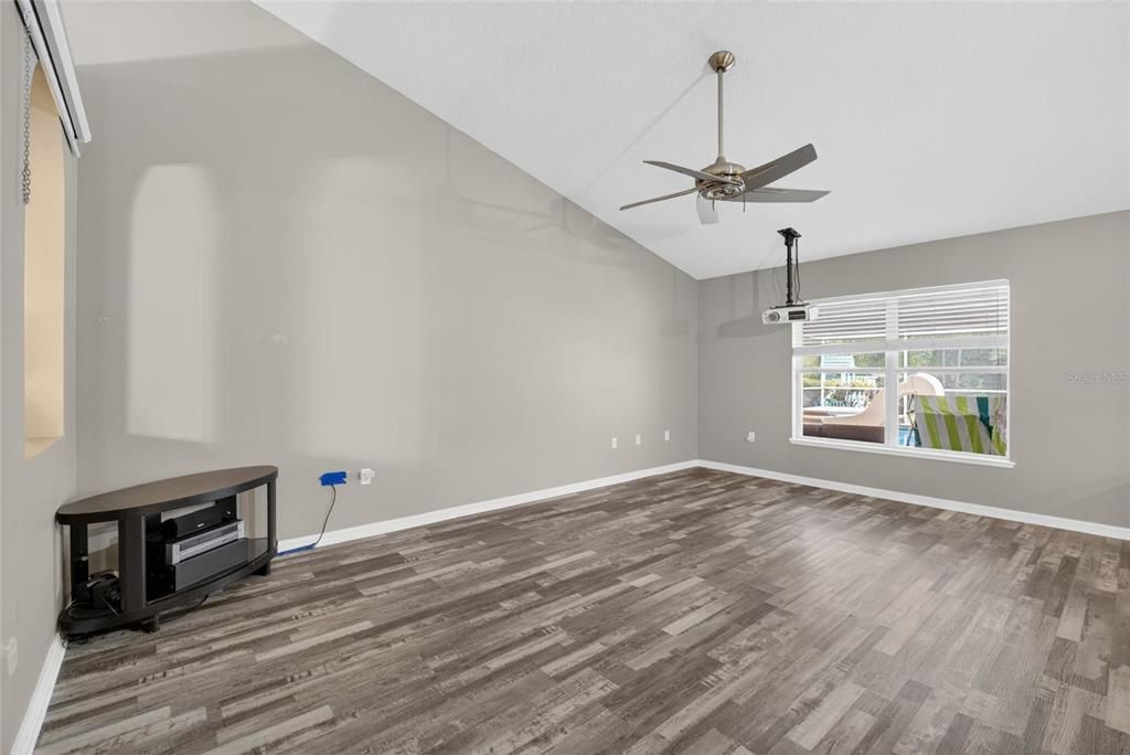For Sale: $390,000 (4 beds, 2 baths, 2256 Square Feet)