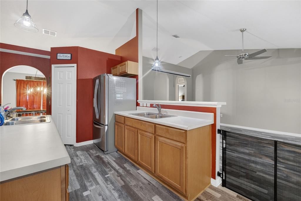 For Sale: $390,000 (4 beds, 2 baths, 2256 Square Feet)