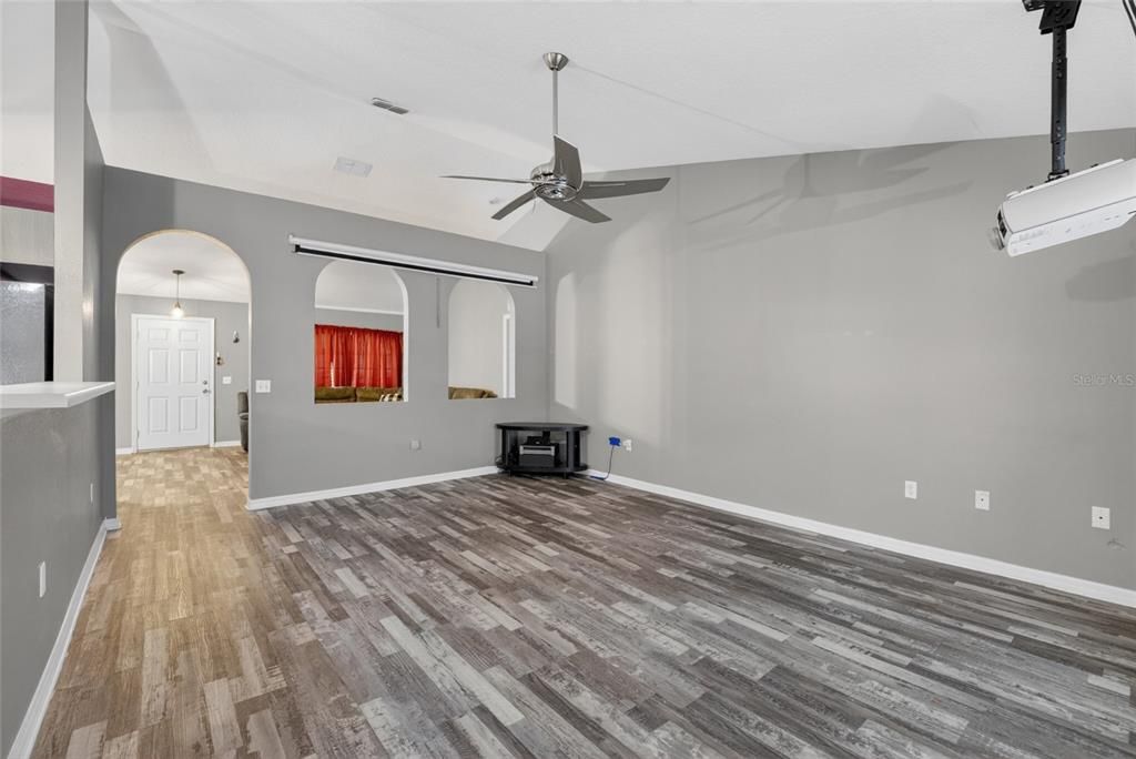 For Sale: $390,000 (4 beds, 2 baths, 2256 Square Feet)