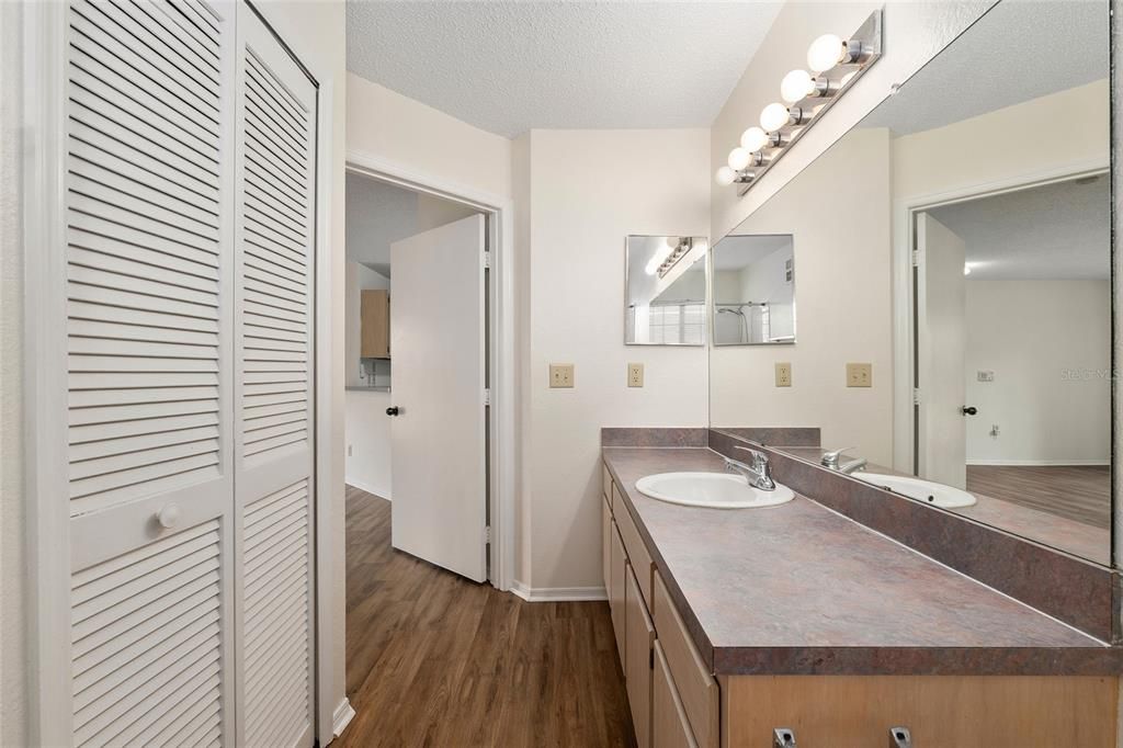 For Sale: $137,900 (1 beds, 1 baths, 600 Square Feet)