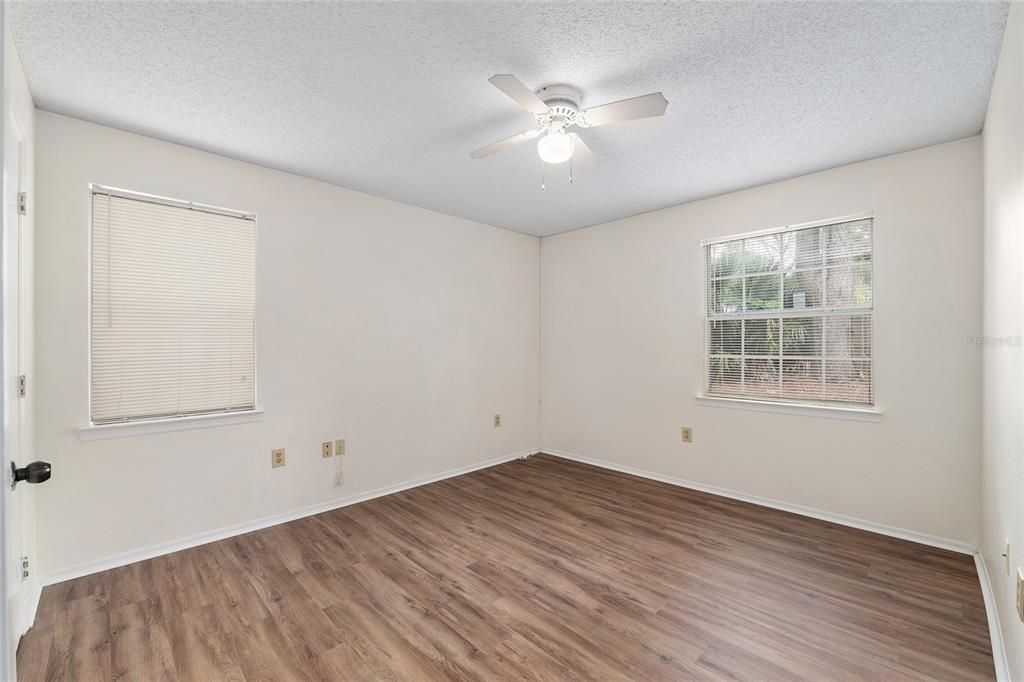 For Sale: $137,900 (1 beds, 1 baths, 600 Square Feet)