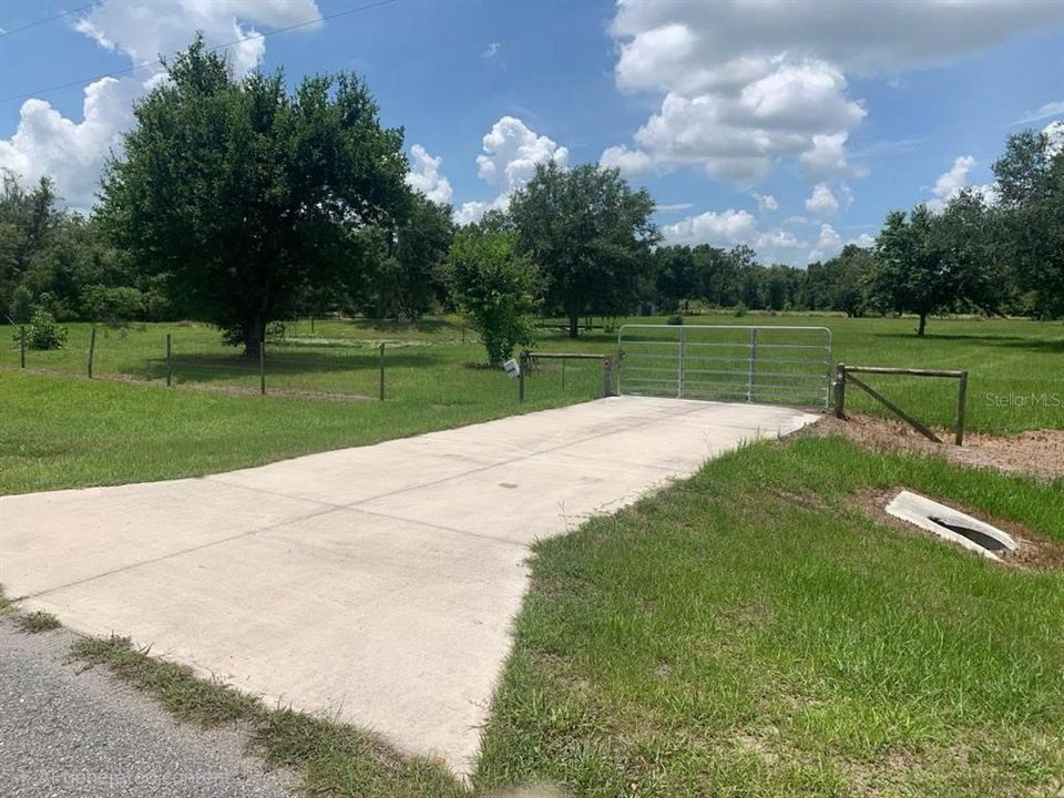 En Venta: $650,000 (22.00 acres)