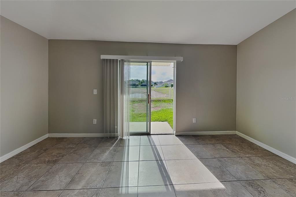 For Rent: $2,299 (4 beds, 2 baths, 1817 Square Feet)