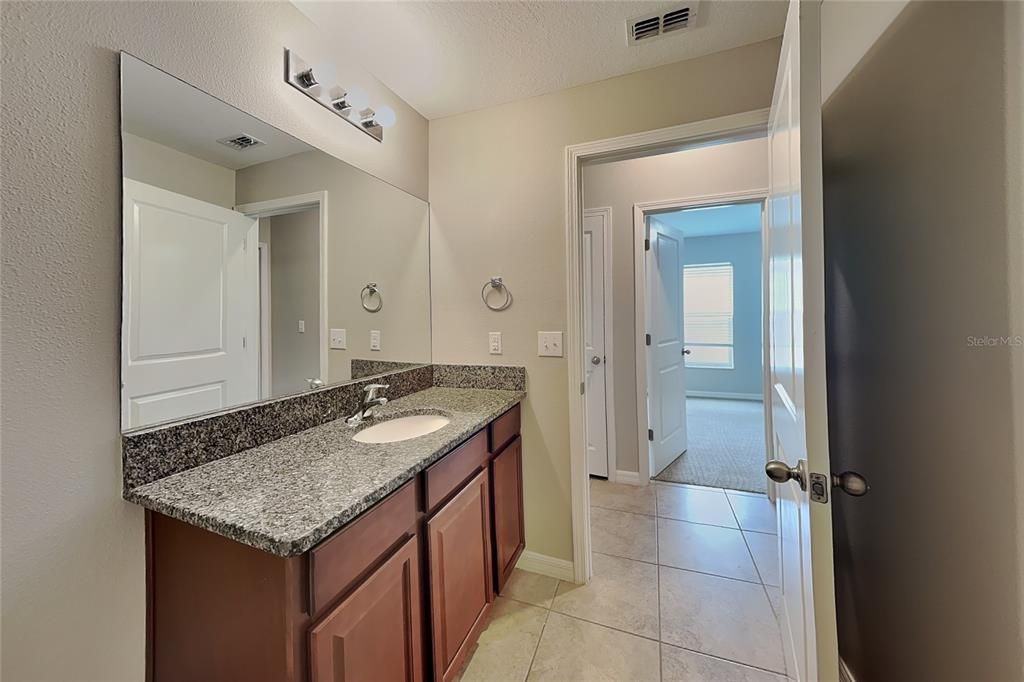 For Rent: $2,299 (4 beds, 2 baths, 1817 Square Feet)
