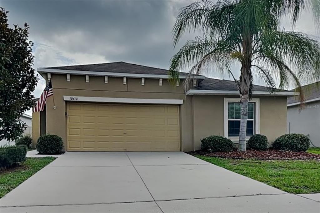 For Rent: $2,299 (4 beds, 2 baths, 1817 Square Feet)