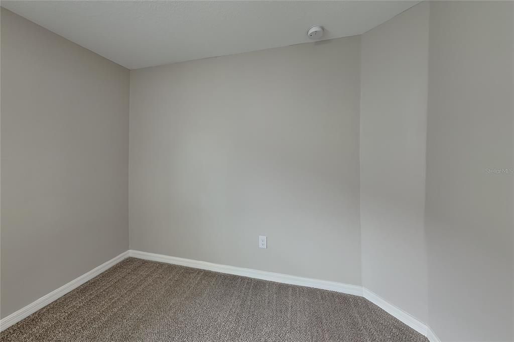 For Rent: $2,299 (4 beds, 2 baths, 1817 Square Feet)