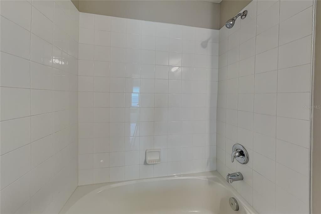 For Rent: $2,299 (4 beds, 2 baths, 1817 Square Feet)
