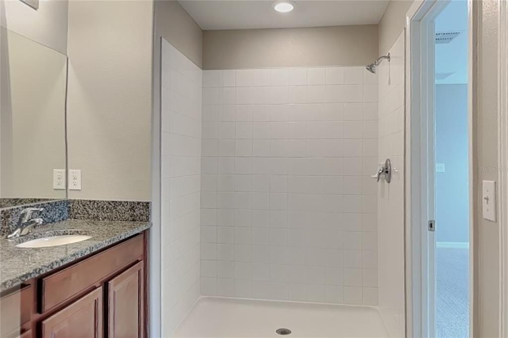 For Rent: $2,299 (4 beds, 2 baths, 1817 Square Feet)