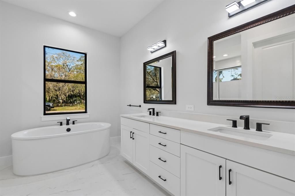 For Sale: $625,000 (4 beds, 3 baths, 2118 Square Feet)