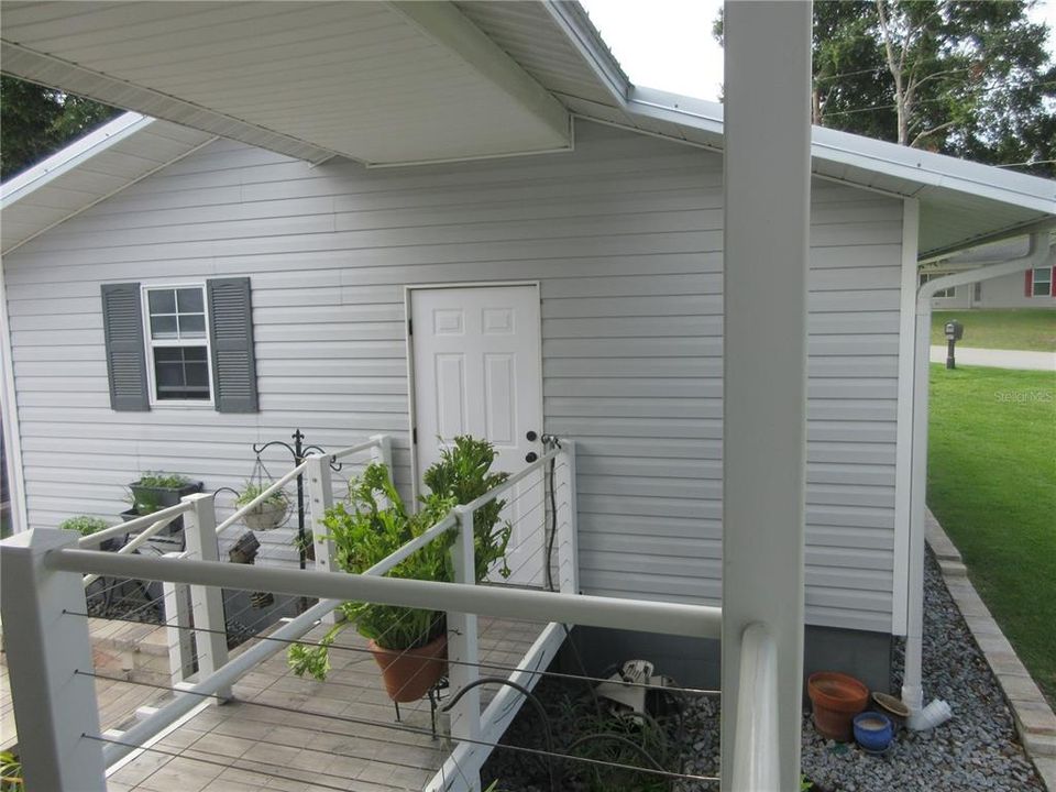 For Sale: $360,000 (3 beds, 3 baths, 1560 Square Feet)