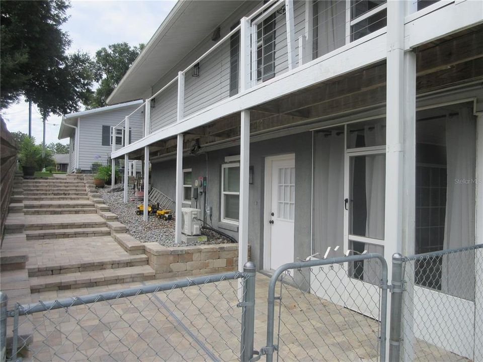 For Sale: $360,000 (3 beds, 3 baths, 1560 Square Feet)
