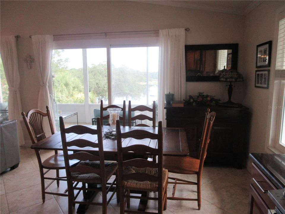 For Sale: $360,000 (3 beds, 3 baths, 1560 Square Feet)