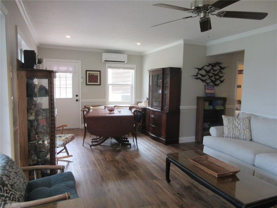 For Sale: $360,000 (3 beds, 3 baths, 1560 Square Feet)
