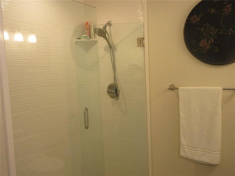 For Sale: $360,000 (3 beds, 3 baths, 1560 Square Feet)