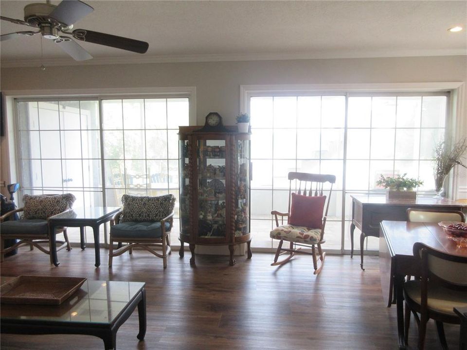 For Sale: $360,000 (3 beds, 3 baths, 1560 Square Feet)