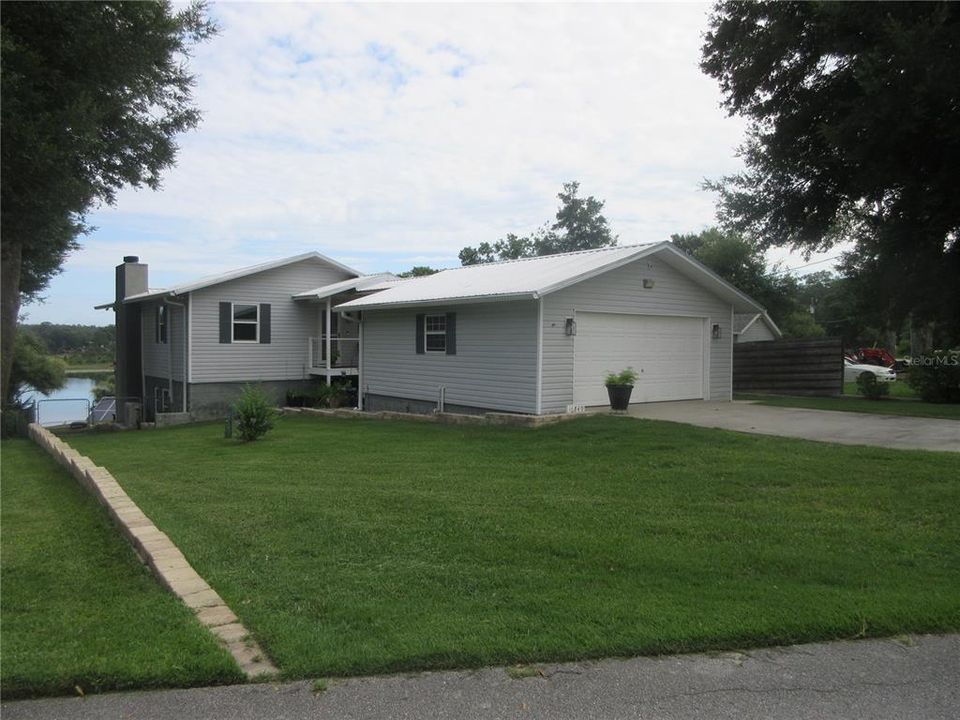 For Sale: $360,000 (3 beds, 3 baths, 1560 Square Feet)