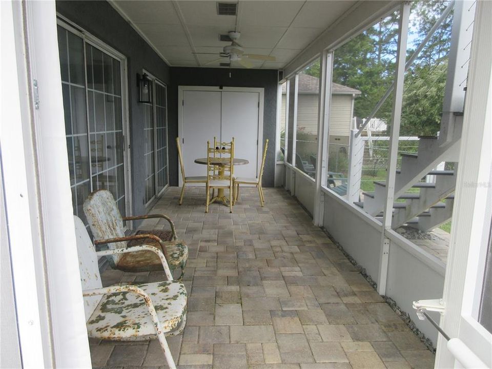 For Sale: $360,000 (3 beds, 3 baths, 1560 Square Feet)
